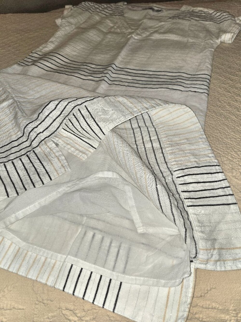 VINEYARD VINES Linen V-neck Black/Tan/Metallic Stripes Size 4 - Picture 7 of 9